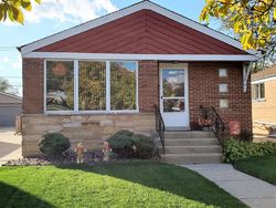 Short-sale in  S KOSTNER AVE Chicago, IL 60652
