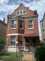 Short-sale in  S AVERS AVE Chicago, IL 60623