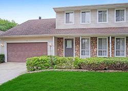 Short-sale in  WINDSOR DR Roselle, IL 60172