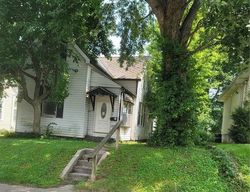 Short-sale in  S 11TH ST Belleville, IL 62220