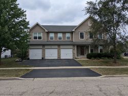 Short-sale Listing in SANDLEWOOD LN LAKE VILLA, IL 60046