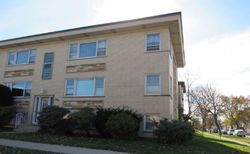Short-sale Listing in W DICKENS AVE APT 1C ELMWOOD PARK, IL 60707