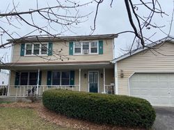 Short-sale Listing in PINE GROVE AVE GURNEE, IL 60031