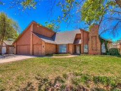 Short-sale Listing in W COUNTRY DR OKLAHOMA CITY, OK 73170