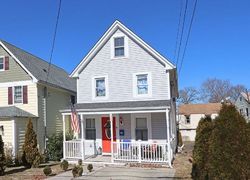 Short-sale Listing in WEEKS AVE OYSTER BAY, NY 11771