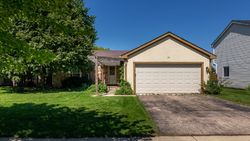 Short-sale Listing in FALLSTONE DR STREAMWOOD, IL 60107