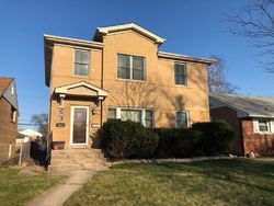 Short-sale in  PARK AVE Skokie, IL 60077
