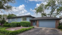 Short-sale Listing in 61ST ST WILLOWBROOK, IL 60527