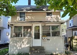 Short-sale in  AVENUE OF THE CITIES Moline, IL 61265