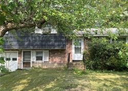 Short-sale Listing in COLBY LN WOLCOTT, CT 06716
