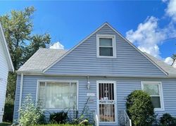 Short-sale in  E 221ST ST Euclid, OH 44117