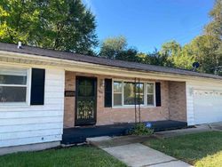 Short-sale in  E LAWRENCE AVE Springfield, IL 62703