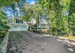 Short-sale in  LAKE DR Darien, CT 06820