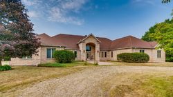 Short-sale in  N VALLEY HILL RD Woodstock, IL 60098