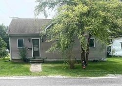 Short-sale in  W JEFFERSON ST Auburn, IL 62615