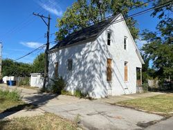 Short-sale in  S LA SALLE ST Chicago, IL 60628