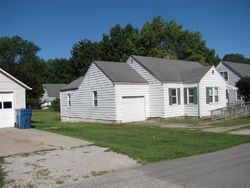Short-sale in  ROEDALE AVE Alton, IL 62002