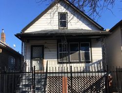 Short-sale in  S SAGINAW AVE Chicago, IL 60617