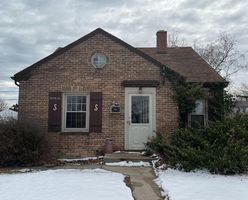 Short-sale in  E MUNKWITZ AVE Cudahy, WI 53110