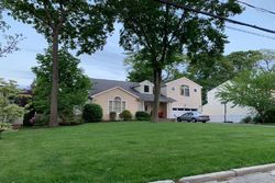 Short-sale Listing in ELMER ST WANTAGH, NY 11793