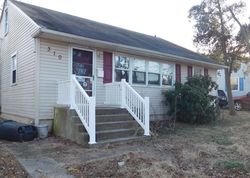 Short-sale in  BEECHWOOD AVE Maple Shade, NJ 08052