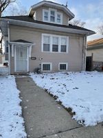 Short-sale in  S 6TH AVE Maywood, IL 60153