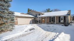 Short-sale in  LAMPLIGHTER LOOP SE Poplar Grove, IL 61065