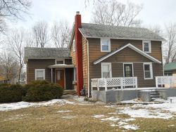 Short-sale in  GRANT AVE Dixon, IL 61021