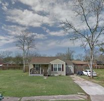 Short-sale in  HUISACHE ST Lake Jackson, TX 77566