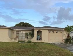 Short-sale Listing in GLEN MOOR LN PORT RICHEY, FL 34668