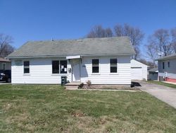 Short-sale in  E RIDGEWAY AVE Waterloo, IA 50702