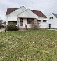 Short-sale in  STOCKTON AVE Maple Heights, OH 44137