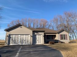 Short-sale in  HARTER RD Maple Park, IL 60151