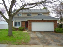 Short-sale in  QUINCY LN Aurora, IL 60504