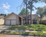 Short-sale Listing in BOWLING GREEN DR VICTORIA, TX 77904