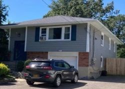 Short-sale Listing in ADIRONDACK DR SELDEN, NY 11784
