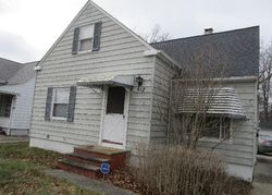 Short-sale in  E 274TH ST Euclid, OH 44132