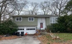 Short-sale in  JOYCE DR Riverhead, NY 11901