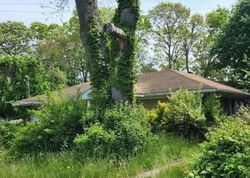 Short-sale Listing in CENTRAL AVE BAYPORT, NY 11705
