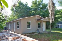 Short-sale in  SE 226TH TER Hawthorne, FL 32640