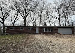 Short-sale in  TESON RD Hazelwood, MO 63042
