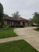 Short-sale in  WATERFORD DR Willowbrook, IL 60527