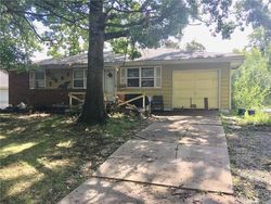 Short-sale in  NE 51ST TER Kansas City, MO 64119