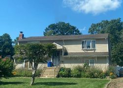  N Thompson Dr, Bay Shore NY
