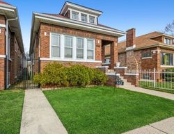 Short-sale in  E 88TH PL Chicago, IL 60619