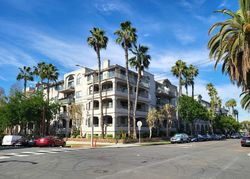 Short-sale in  MAINE AVE UNIT 304 Long Beach, CA 90802