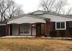 Short-sale in  WHEATFIELD DR Florissant, MO 63033