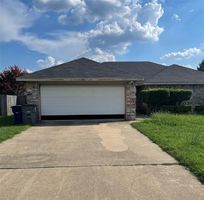 Short-sale Listing in BUCKSKIN DR RED OAK, TX 75154