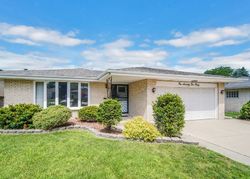 Short-sale in  LANGLEY AVE South Holland, IL 60473