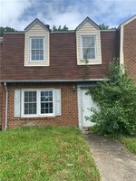 Short-sale in  RIVERMILL CIR Portsmouth, VA 23703